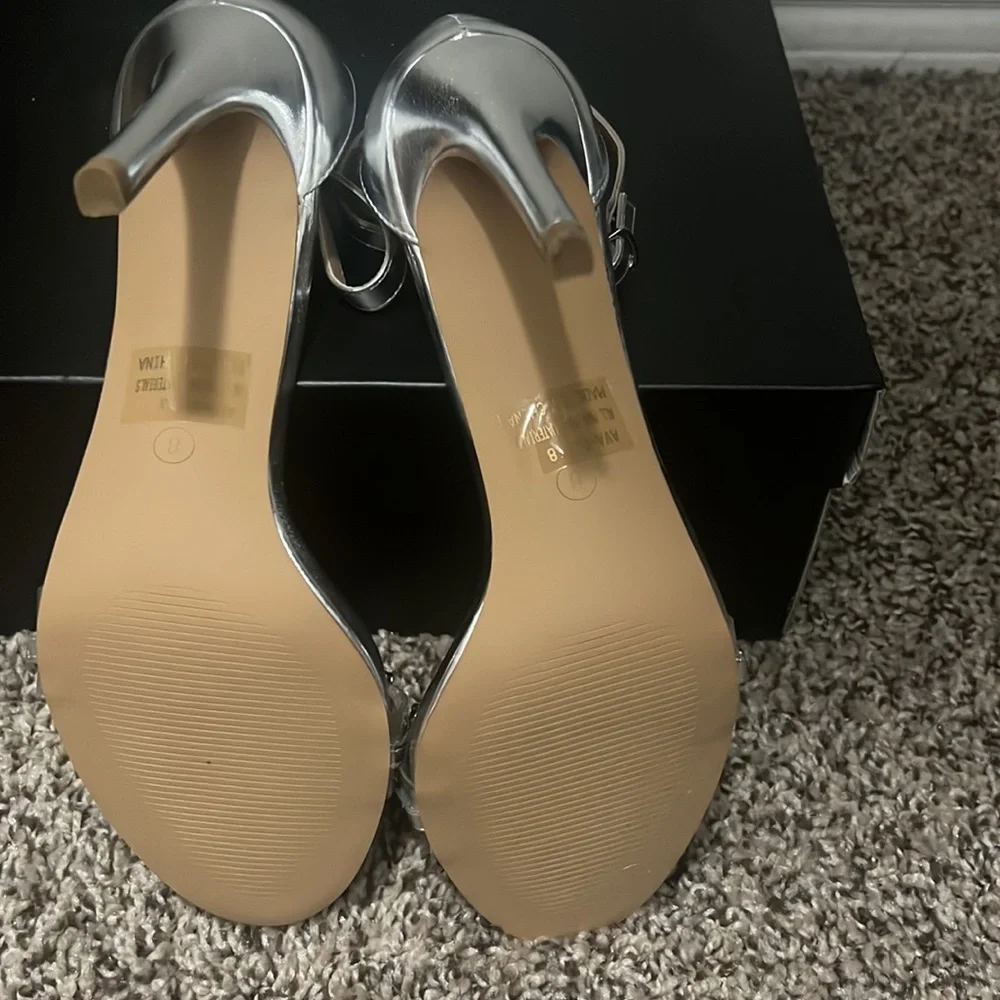 Shoes - Picture 5 of 5
